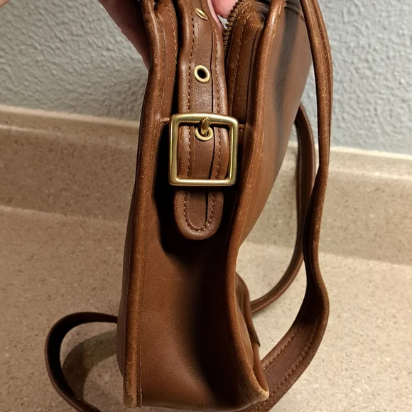 Vintage Coach Cognac Brown Leather Crossbody Bag - Picture 14 of 16